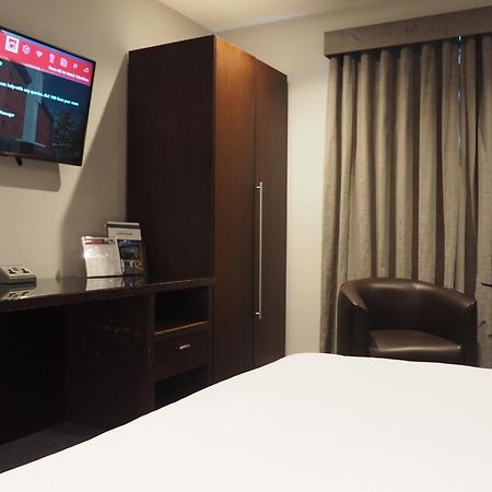 International Hotel Телфорд Екстериор снимка
