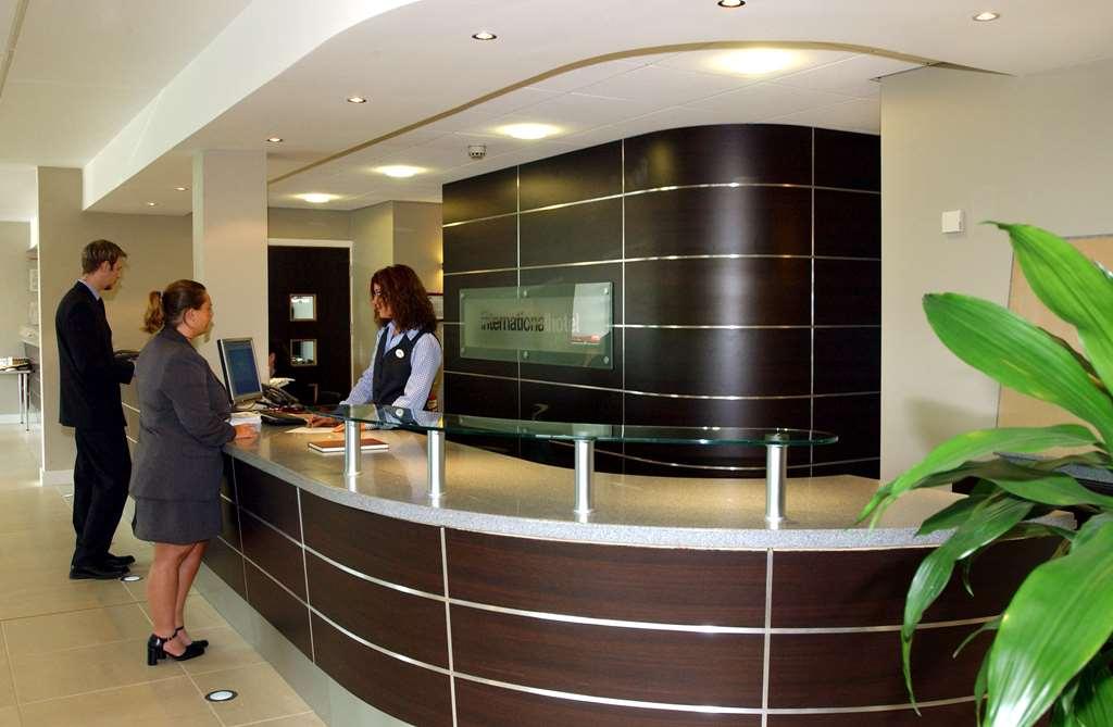 International Hotel Телфорд Интериор снимка