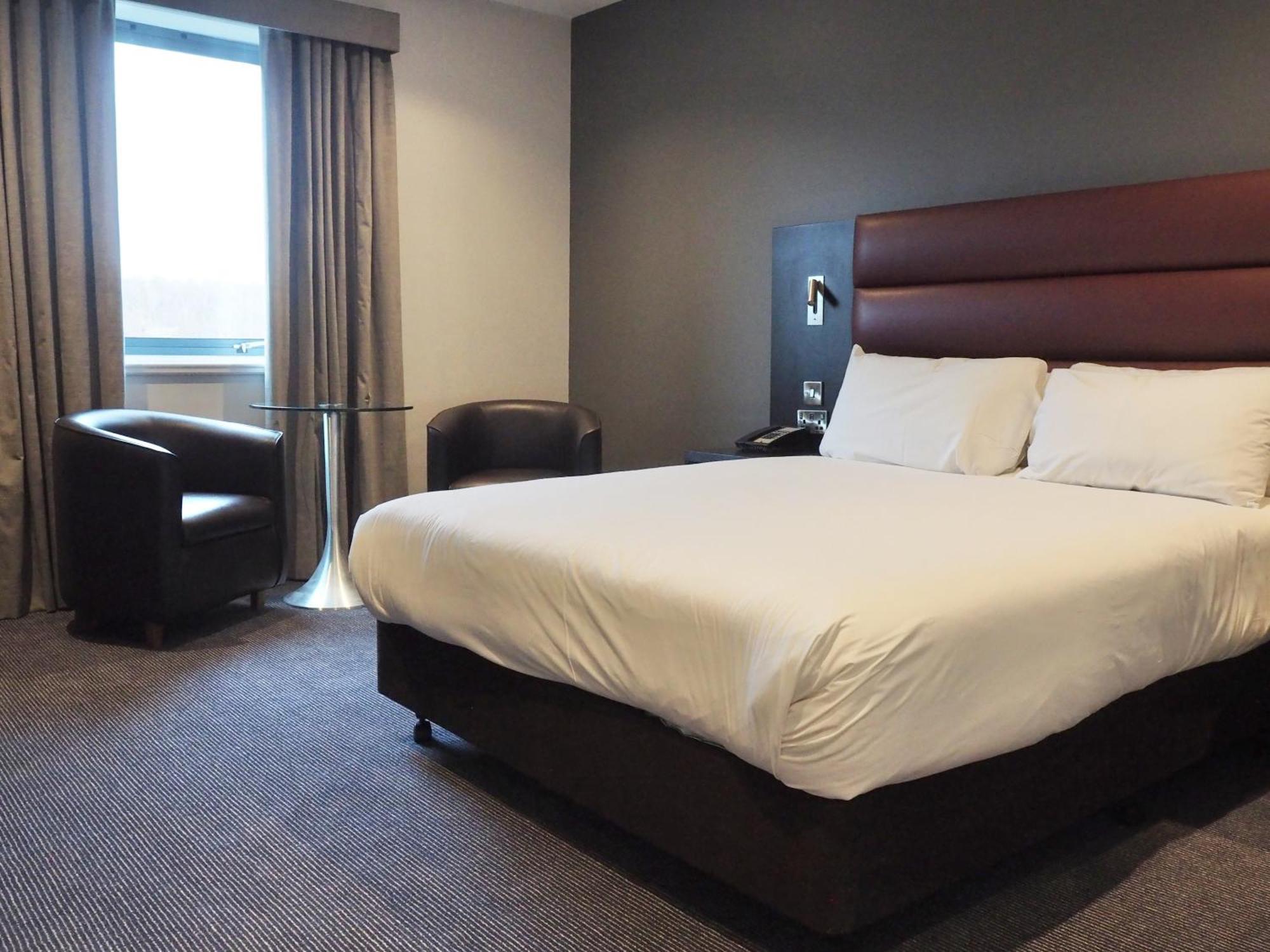 International Hotel Телфорд Екстериор снимка