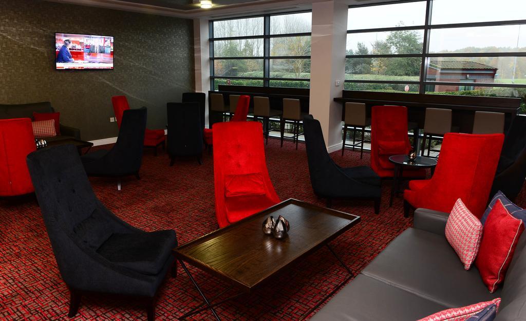 International Hotel Телфорд Екстериор снимка