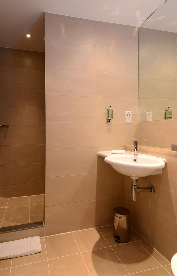 International Hotel Телфорд Екстериор снимка