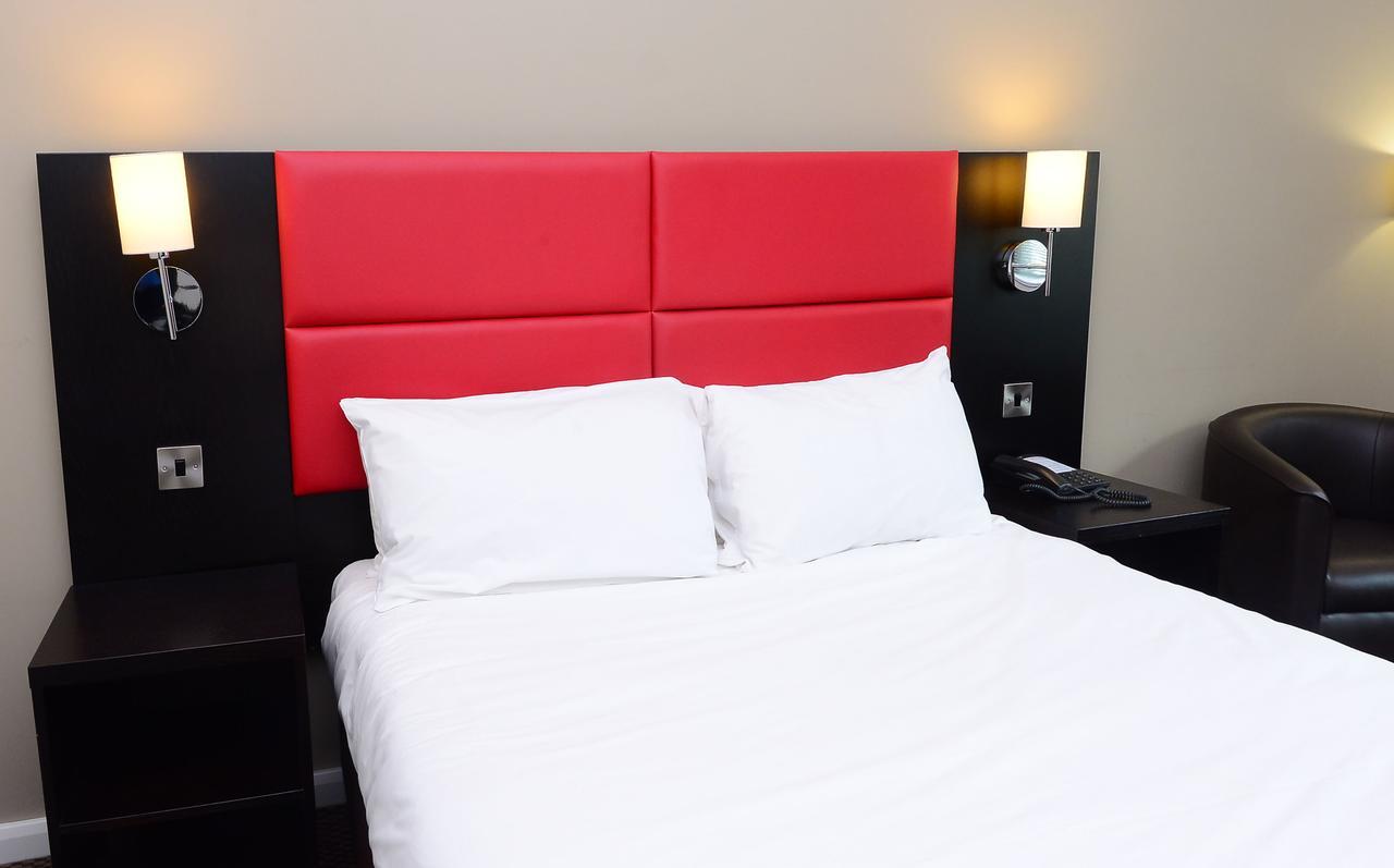 International Hotel Телфорд Екстериор снимка