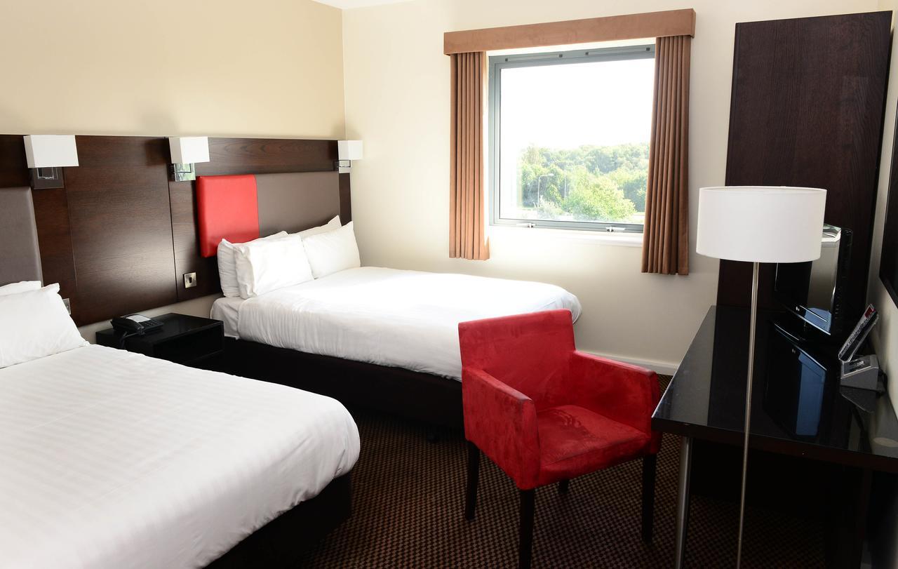 International Hotel Телфорд Екстериор снимка